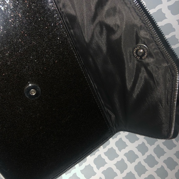 Sleek & Edgy Envelope Clutch in Graphite Black/Grey & Silver Metal - Picture 4 of 7